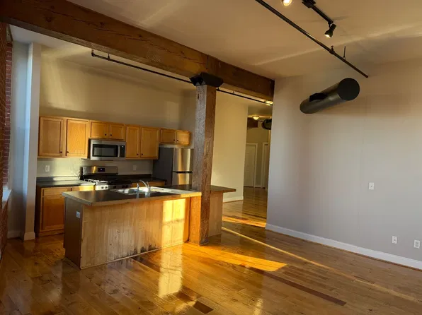 265 N Queen St APT 202, York, PA 17403