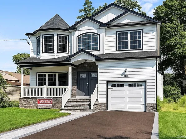 17 Hannington Avenue, Wantagh, NY 11793