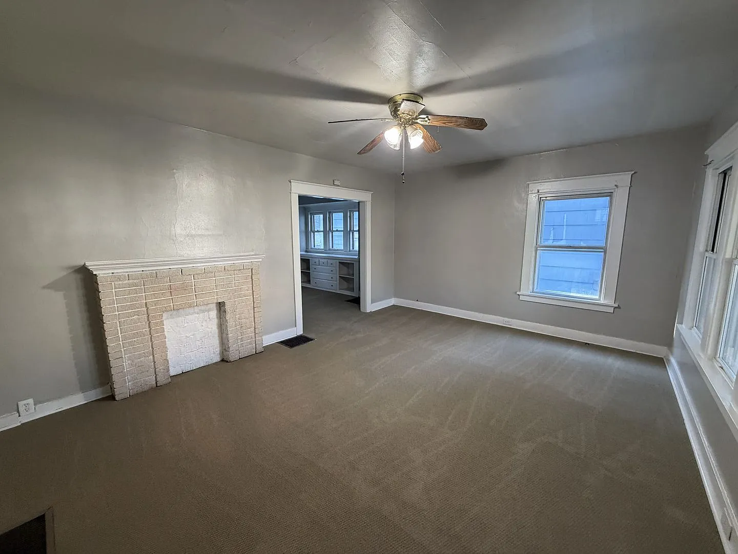 Charming 3-Bedroom Home for Rent — Photo 3