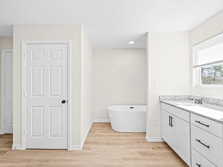 6306 FM 144 N — Photo 18
