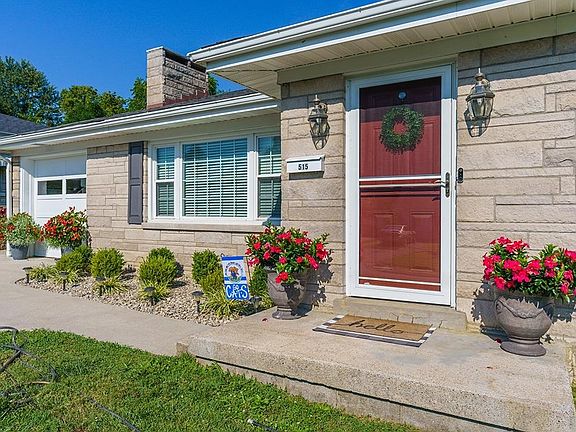 3rd image of 515 Baker Ct