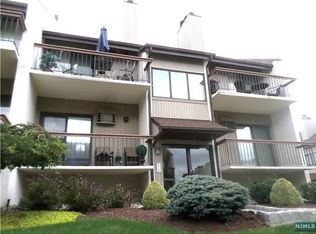 811 W Ridge Mews, Wood Ridge, NJ 07075