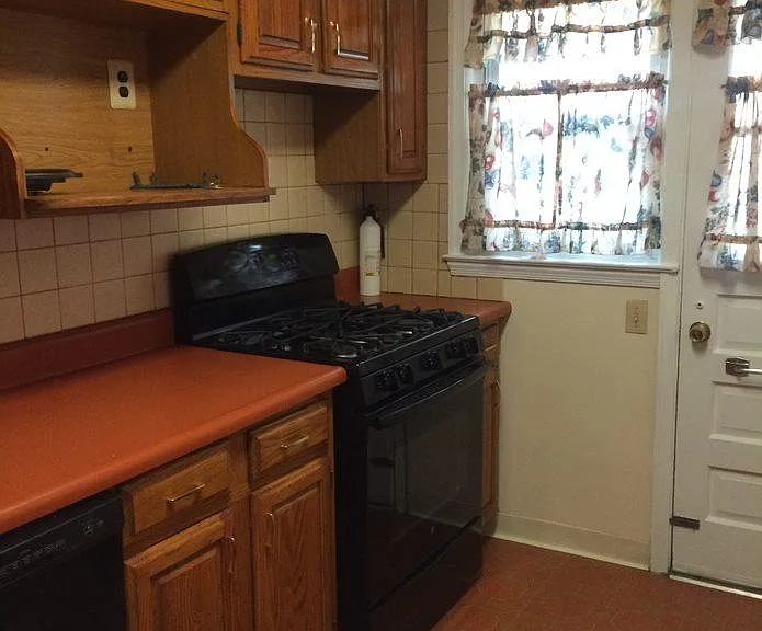 821 Wedgewood Rd — Photo 8