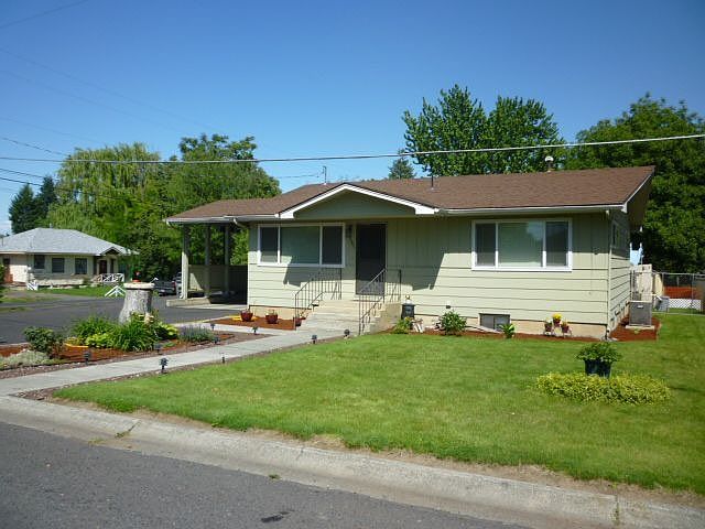 Front view of home
