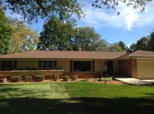 3220 Nassau Dr, Brookfield, WI 53045
