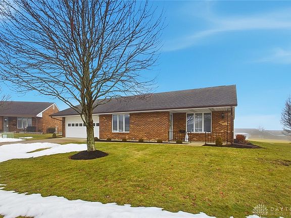 3rd image of 1040 Carson Ln