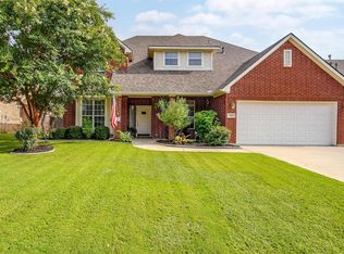 809 Huebner Way, Burleson, TX 76028
