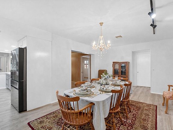 3rd image of 3120 Seagrape Road