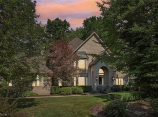 375 Jaycox Rd, Avon Lake, OH 44012