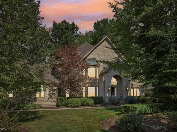 375 Jaycox Rd, Avon Lake, OH 44012