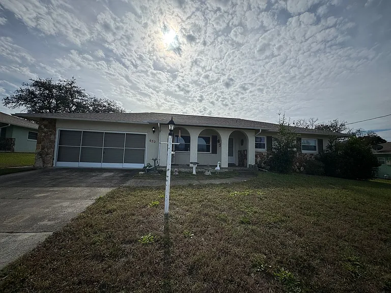 632 W Buttonbush Dr — Photo 1