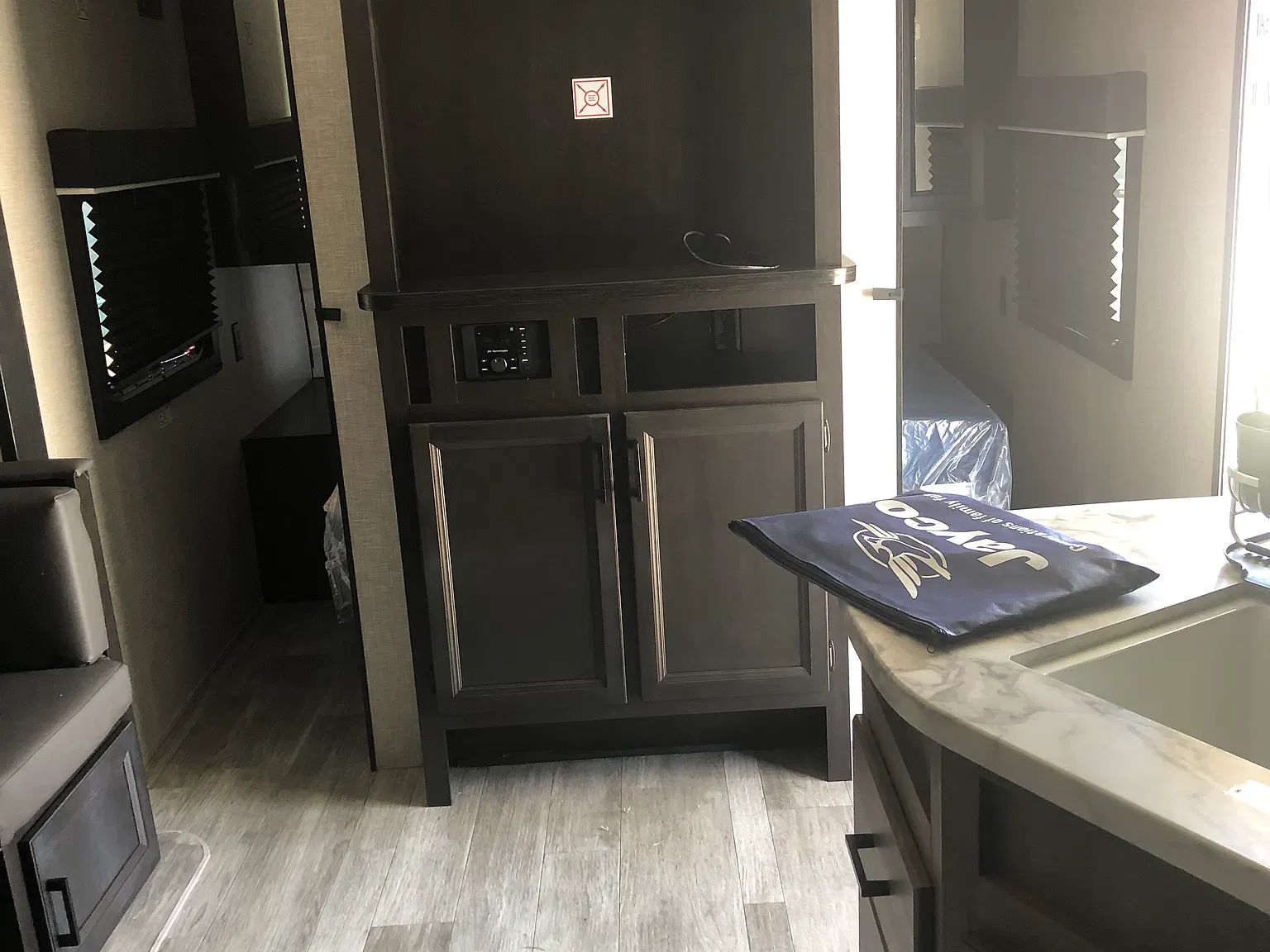 1 bed, 300 sqft, $1,290 — Photo 3