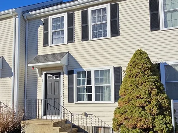 20 Boxberry Ln #20, Rockland, MA 02370