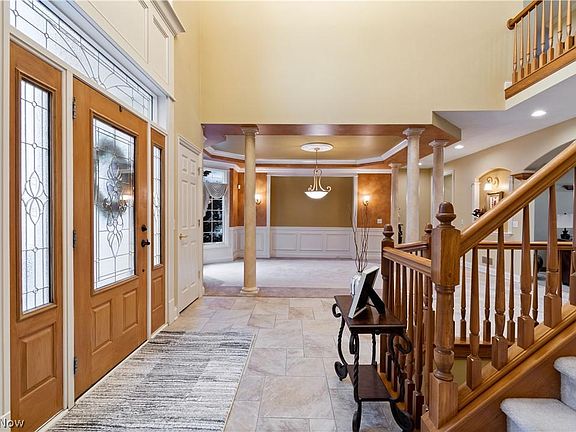 2nd image of 2325 Thoroughbred Dr