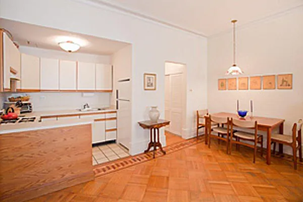 Sold by Avenue Sotheby's International Realty | media 8