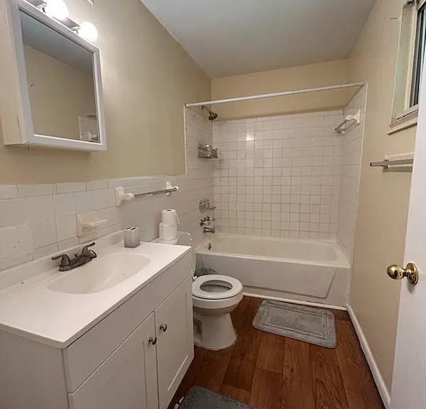 1138 Case Ct — Photo 5