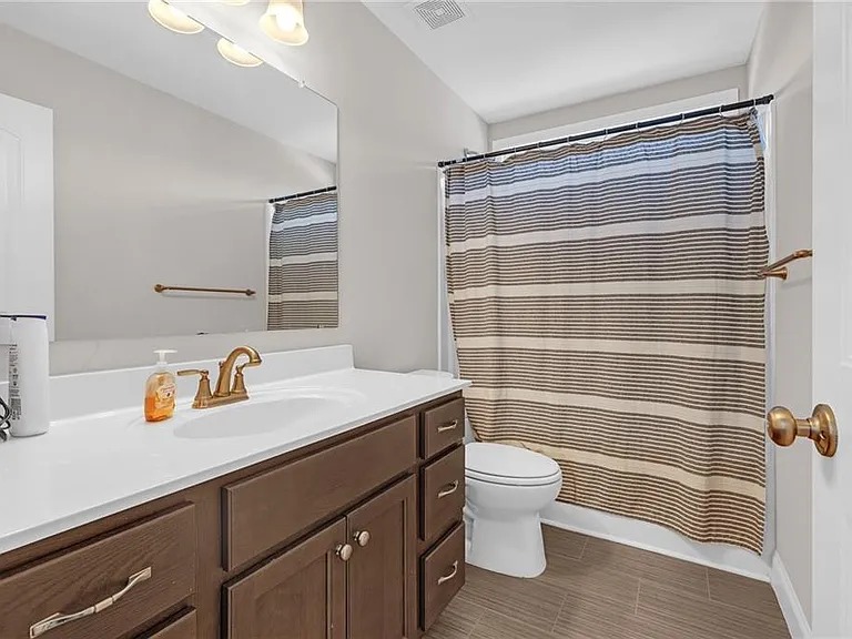 1645 Hillcrest Dr — Photo 16