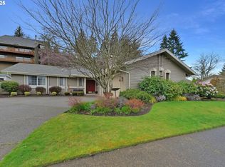 2080 Ridgeway Dr, Eugene, OR 97401