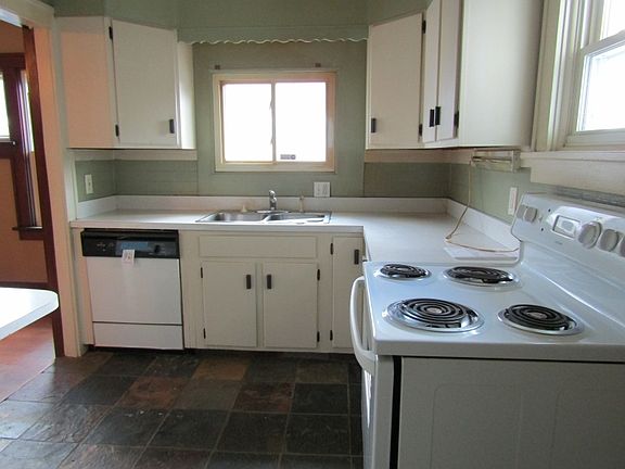 5th image of 621 S 33rd St