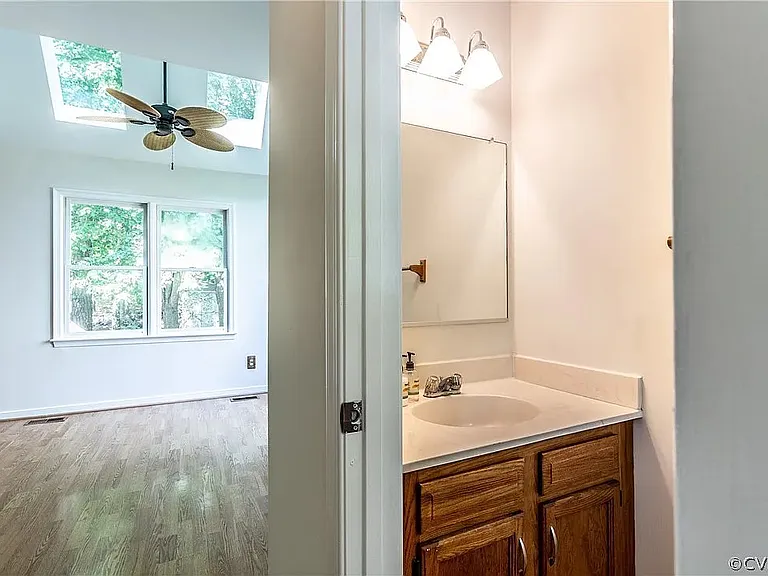 8908 Castle Point Dr — Photo 12