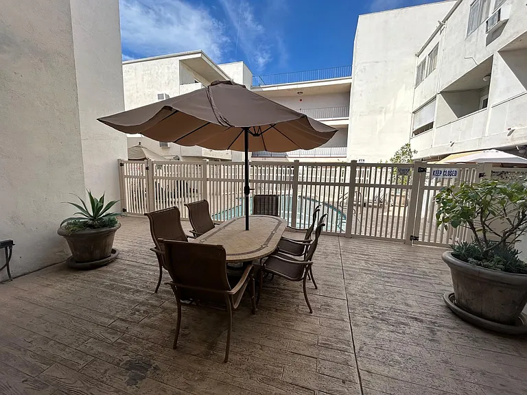 15050 Burbank Blvd — Photo 6