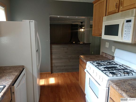 4th image of 1009 Mayfield Ave