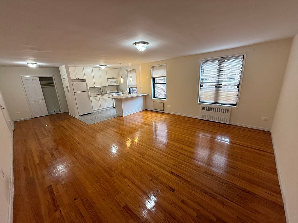 1st image of 14435 35th Ave #4U