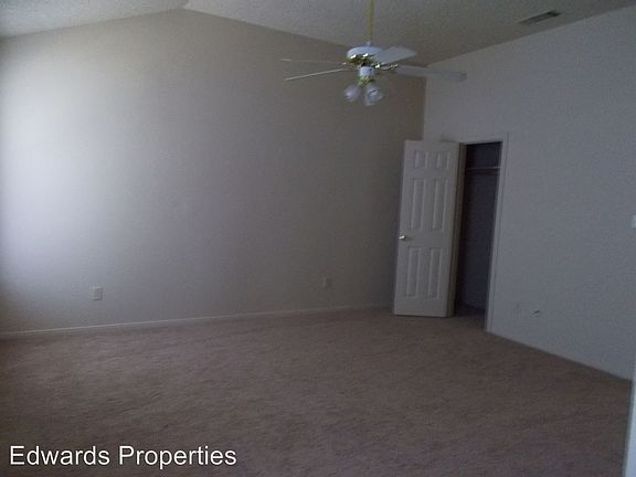 5th image of 3005 Honeysuckle Cir APT B