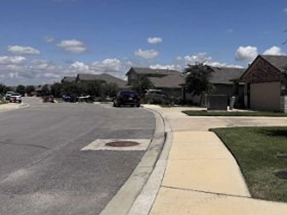 Exterior Neighborhood (street photo)