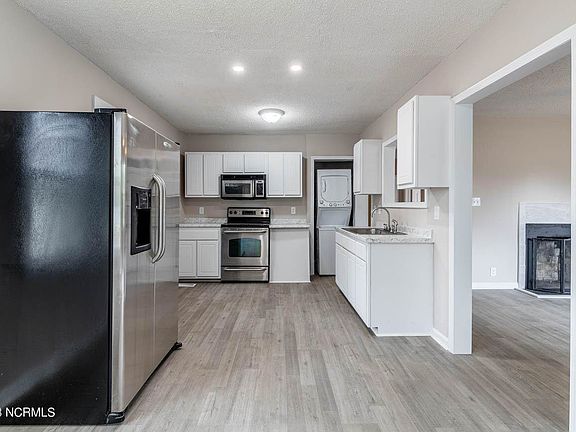 3rd image of 101 Westminister Dr