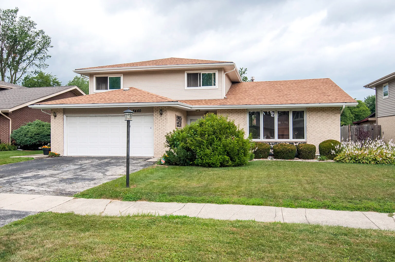 8460 W Sun Valley Dr photo 1