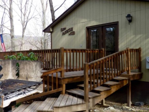 3rd image of 30 Creekwood Ln