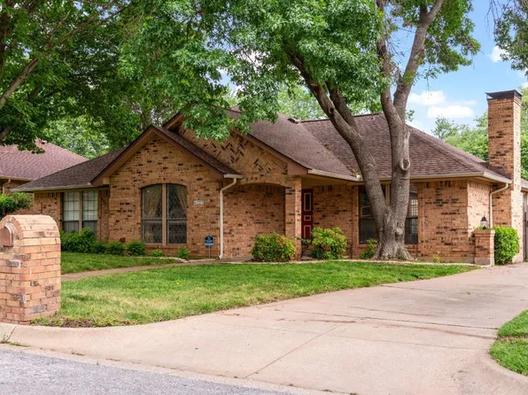 6223 Yolanda Dr, Fort Worth, TX 76112