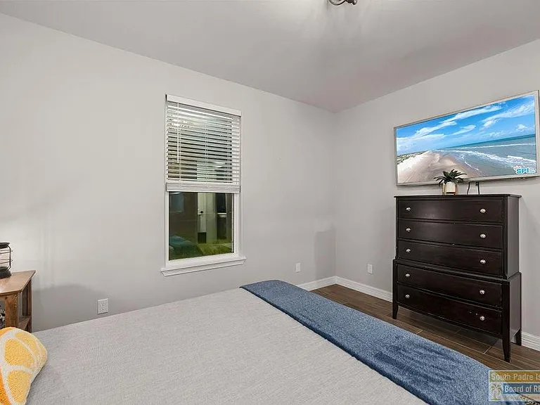 124 Torrey Pines Rd — Photo 28