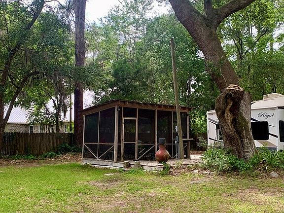 5th image of 7 Margaret Dr