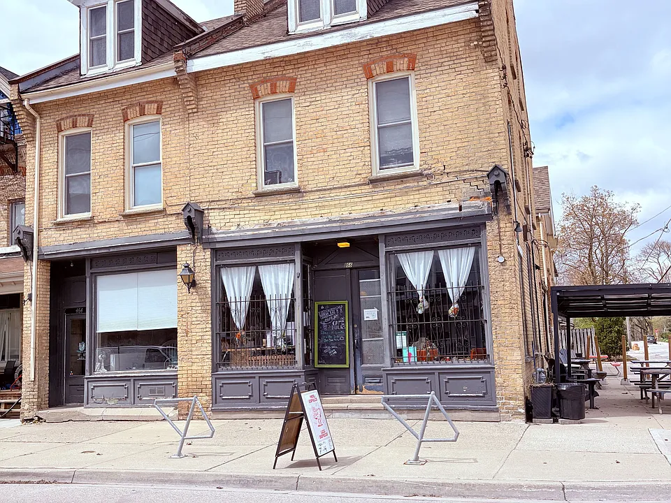 466 Dufferin Ave #1