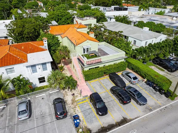 2822 Pine Tree Dr, Miami Beach, FL 33140
