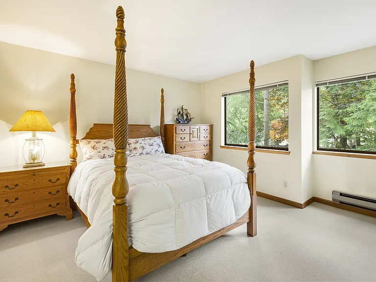 1256 Bellevue Way NE #6 — Photo 9