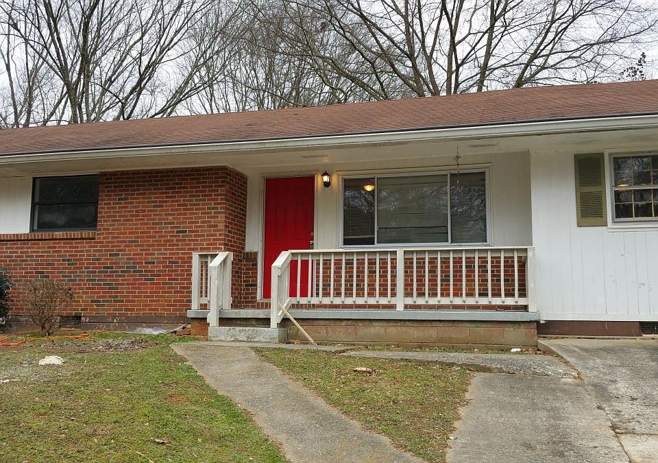 1st image of 2110 Meadowbrook Ln SE
