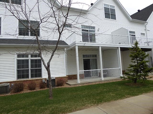 RARE FIND-ONE LEVEL LIVING! Great location behind Mound Library and next to shops & services!