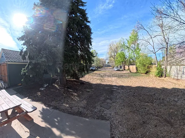 1121 W Mulberry St — Photo 13