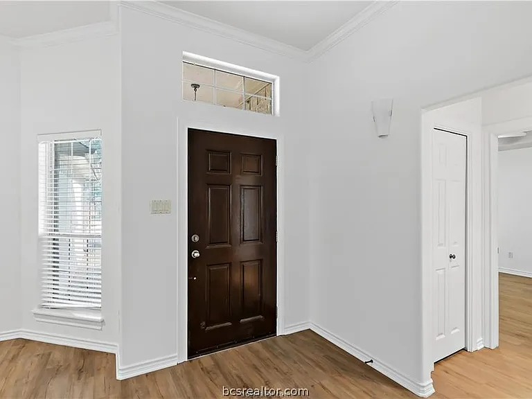 5310 Draycott Ct — Photo 4
