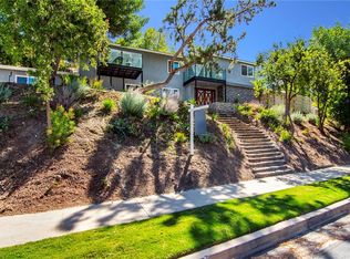 23224 Calvert St, Woodland Hills, CA 91367