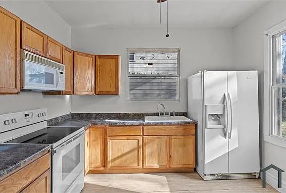 5118 Robin Ave — Photo 2