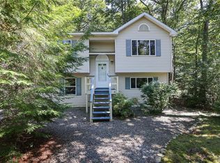 2167 Titania Rd, Tobyhanna, PA 18466