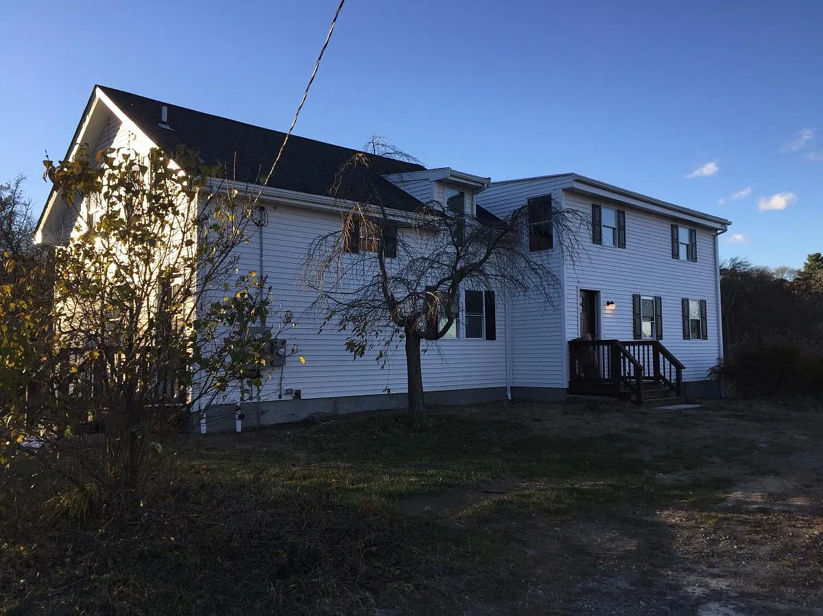 2 bed, 1200 sqft, $2,200 — Photo 4