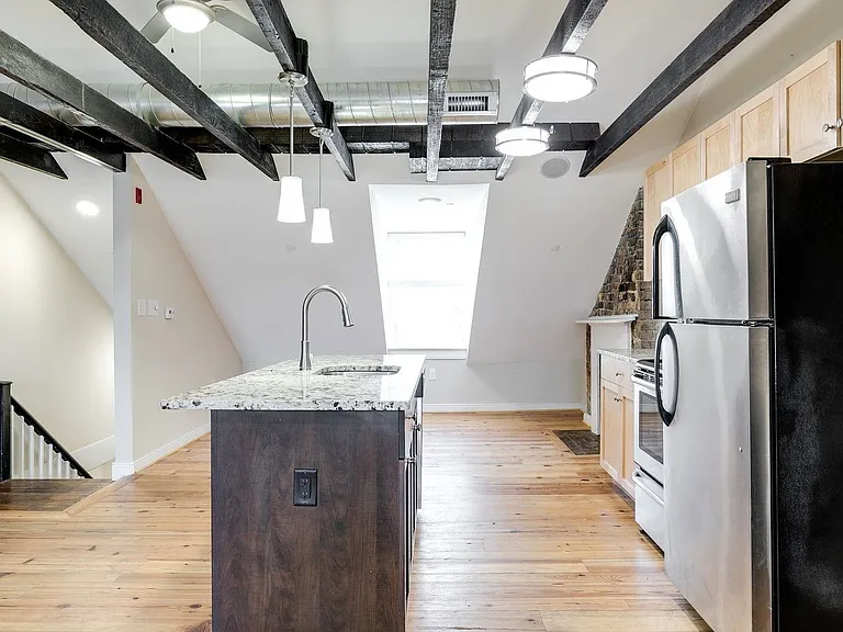 1710 E Franklin St — Photo 44