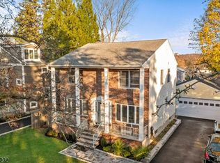 15 Parkhurst Pl, Verona Twp., NJ 07044