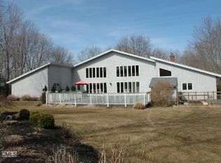 26 Sunswept Dr, New Fairfield, CT 06812