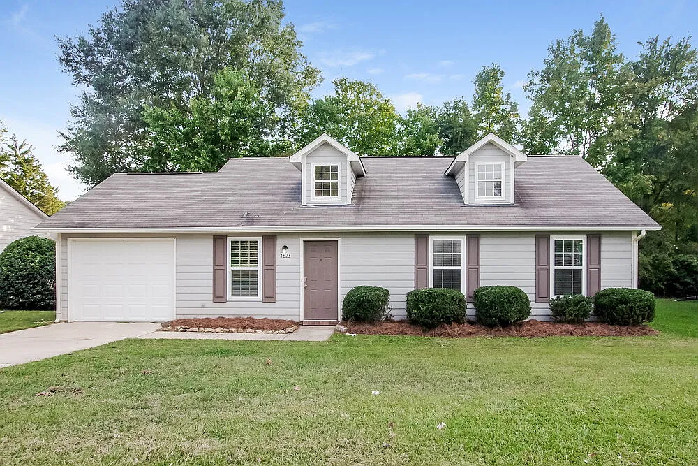 3 bed, 2.0 bath, 1036 sqft, $1,870 — Photo 1